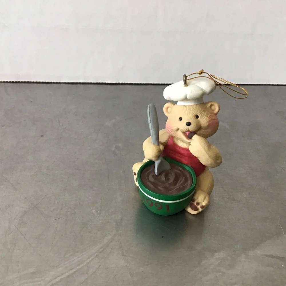 American Greetings 1991 Sweet Christmas Wishes Baking Bear Ornament